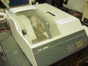 Struers ACUTOM 5 microprocessor controlled high speed wafering saw